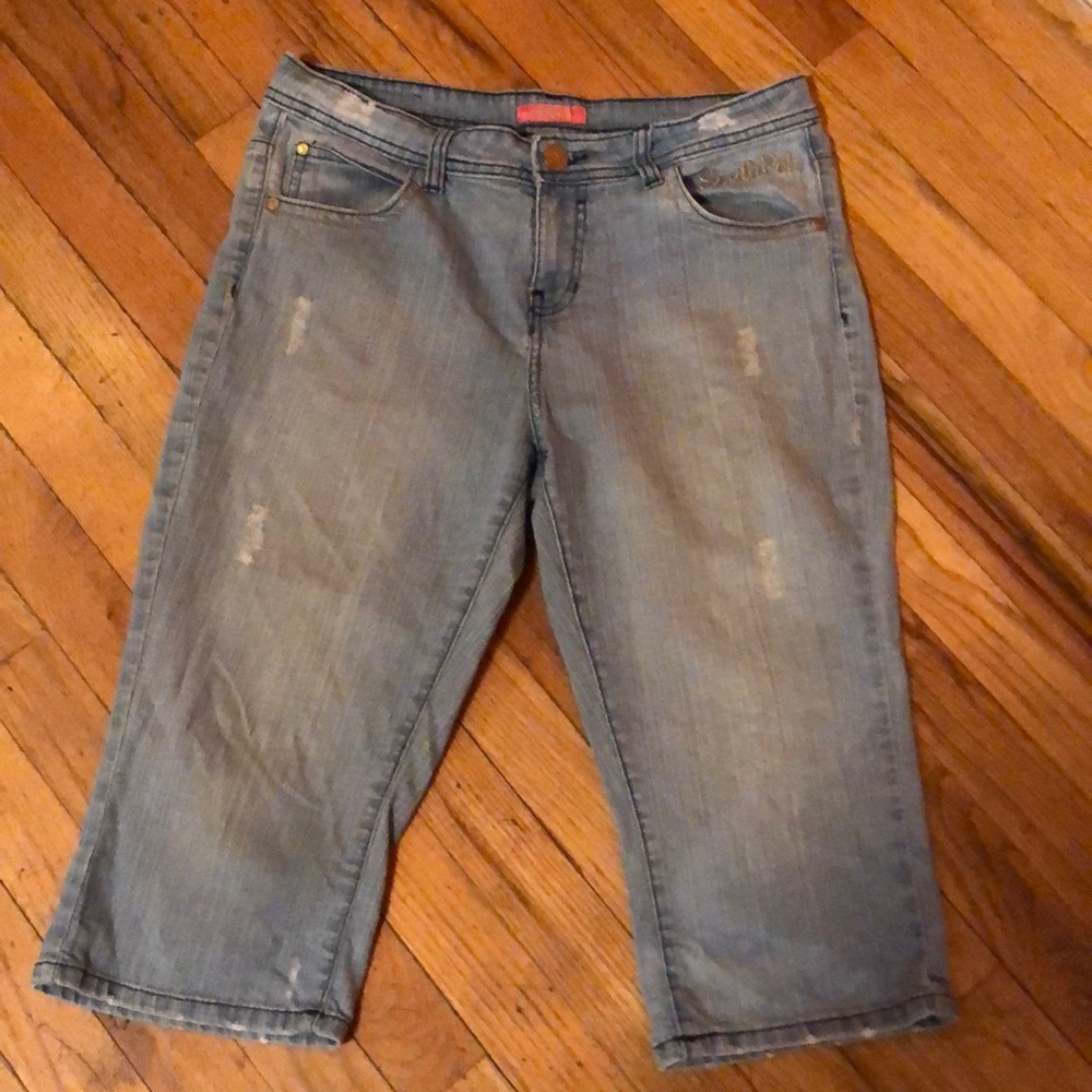 Denim capris.